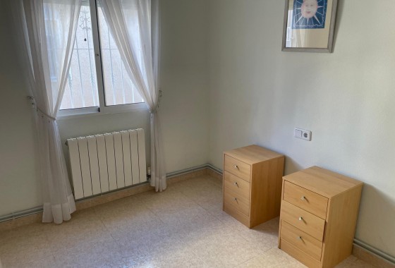 Resale - Townhouse - Villamartin