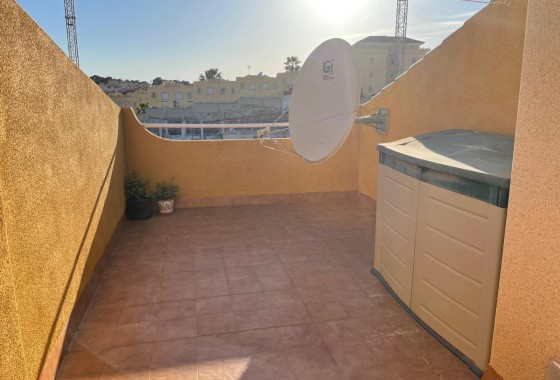 Resale - Townhouse - Villamartin