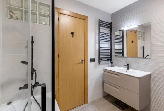 Resale - Apartment - Torrevieja - Playa del cura