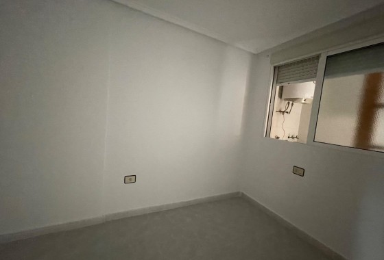 Resale - Apartment - Torrevieja - Centro