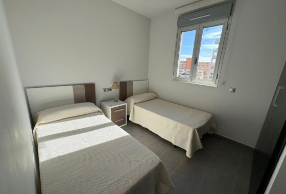 Resale - Apartment - Torrevieja - Acequion