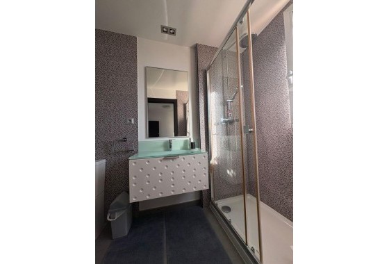 Resale - Apartment - Torrevieja - Acequion