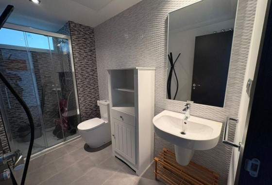 Resale - Apartment - Torrevieja - Acequion