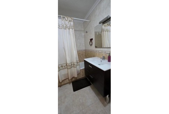 Resale - Apartment - Torrevieja - Centro