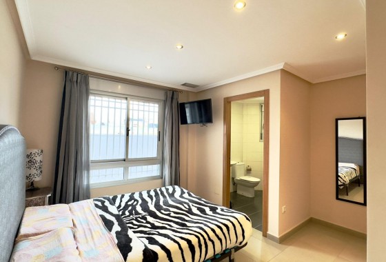 Revente - Immeuble - Torrevieja - Playa del cura