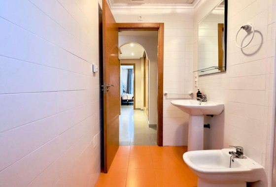 Revente - Immeuble - Torrevieja - Playa del cura