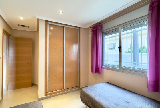 Revente - Immeuble - Torrevieja - Playa del cura