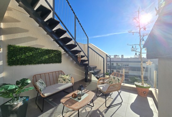 Segunda Mano - Apartment / Flat * - Orihuela Costa * - Villamartín *