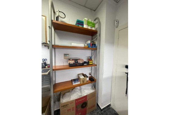 Alquiler a largo plazo - Local - Torrevieja - Centro