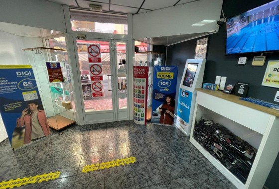 Alquiler a largo plazo - Local - Torrevieja - Centro