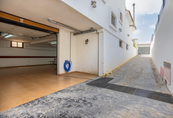 Revente - Villa - Los Montesinos - La herrada