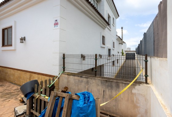 Revente - Villa - Los Montesinos - La herrada