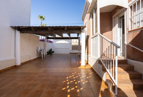 Revente - Villa - Torrevieja - Urbanización San Luis