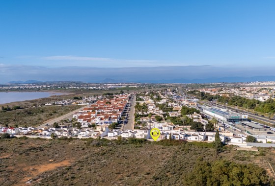 Revente - Villa - Torrevieja - Urbanización San Luis