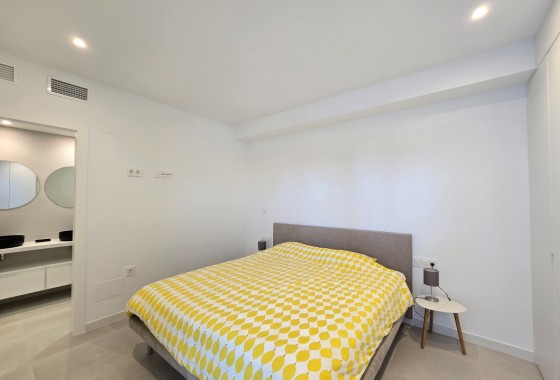 Segunda Mano - Apartment / Flat * - Pilar de la Horadada *