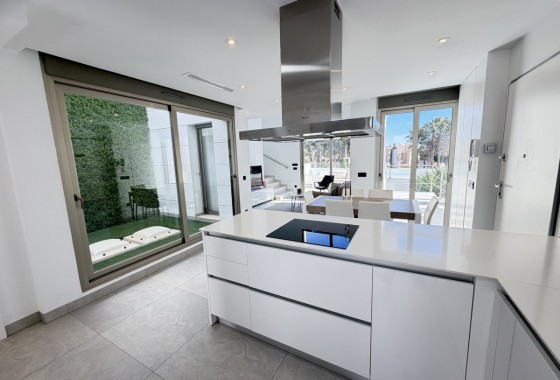 Resale - Detached Villa - Villamartin