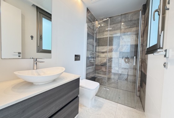 Resale - Detached Villa - Villamartin