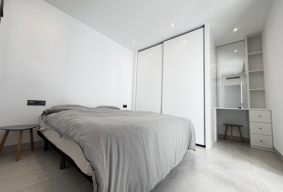 Resale - Detached Villa - Villamartin