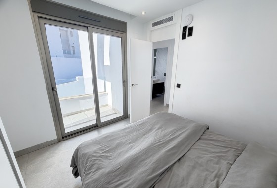 Resale - Detached Villa - Villamartin