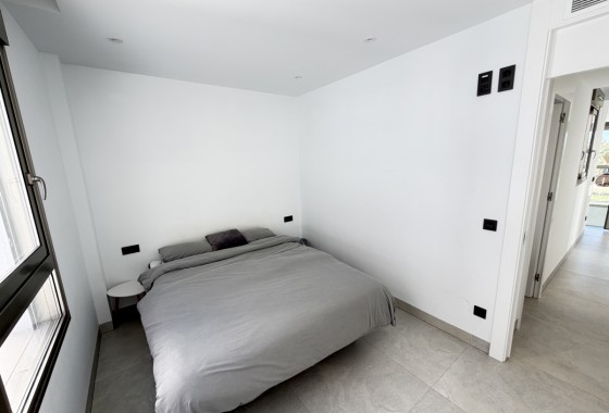 Resale - Detached Villa - Villamartin