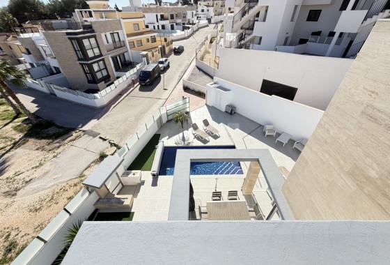 Resale - Detached Villa - Villamartin