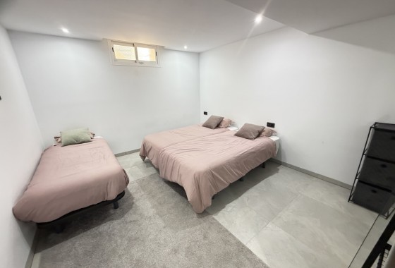 Resale - Detached Villa - Villamartin