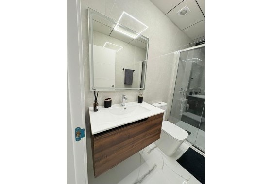 Resale - Apartment - Torrevieja - torrevieja