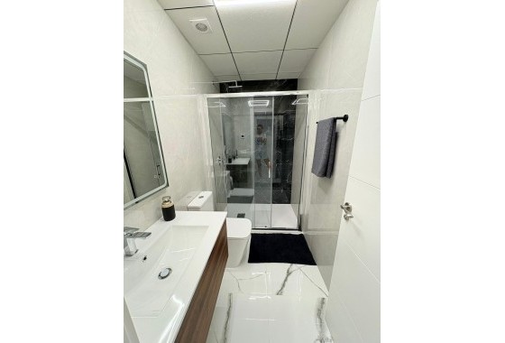 Resale - Apartment - Torrevieja - torrevieja