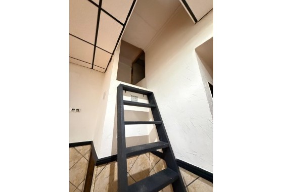 Segunda Mano - Local - Torrevieja - Estacion de autobuses