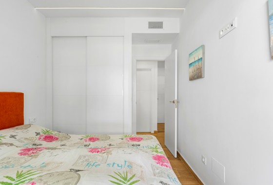 Resale - Apartment - Villamartin - Costa Blanca