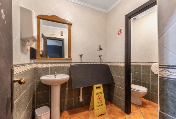 Revente - Commerce / Local - Torrevieja - Estacion de autobuses