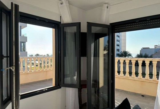 Revente - Chalet - Orihuela Costa - Punta Prima