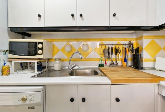 Resale - Apartment - Orihuela Costa - Campoamor