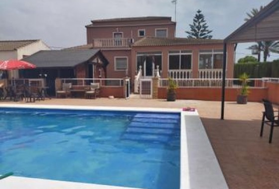 Resale - Detached Villa - Elche