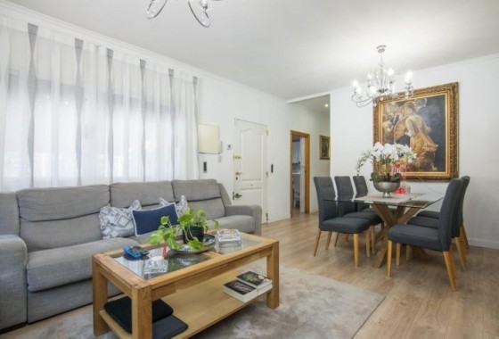 Resale - Detached Villa - Elche