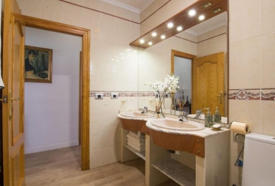 Resale - Detached Villa - Elche