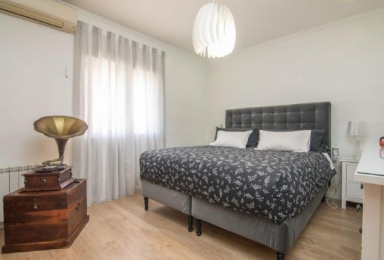 Resale - Detached Villa - Elche