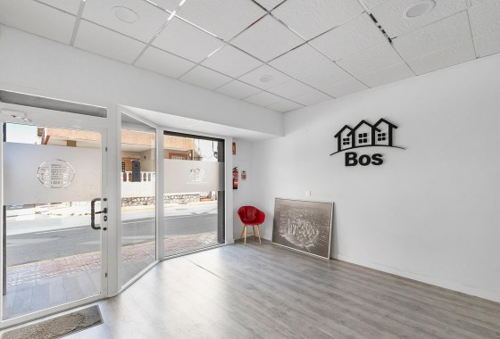 Revente - Commerce / Local - Torrevieja - La Mata pueblo