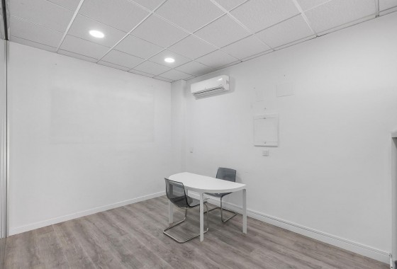 Revente - Commerce / Local - Torrevieja - La Mata pueblo