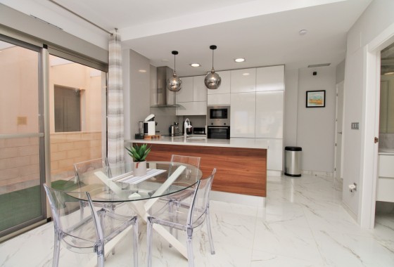 Resale - Detached Villa - Villamartin