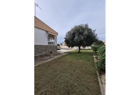 Revente - Villa - Torrevieja - El chaparral