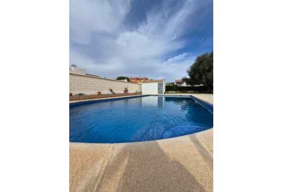 Revente - Villa - Torrevieja - El chaparral