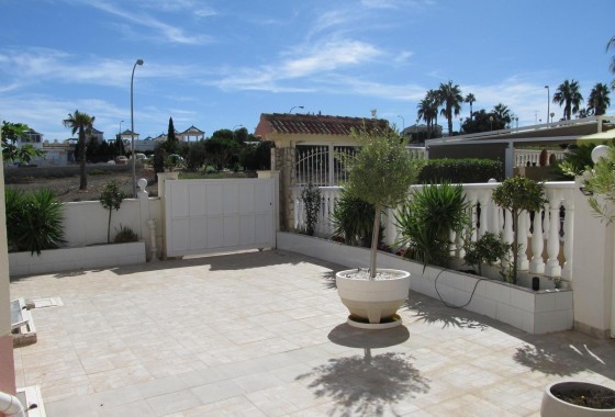 Revente - Villa - Torrevieja - Aguas nuevas 1