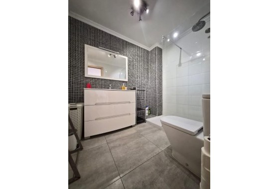 Resale - Apartment - Torrevieja - El limonar