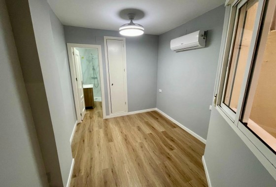 Resale - Apartment - Torrevieja - La Mata