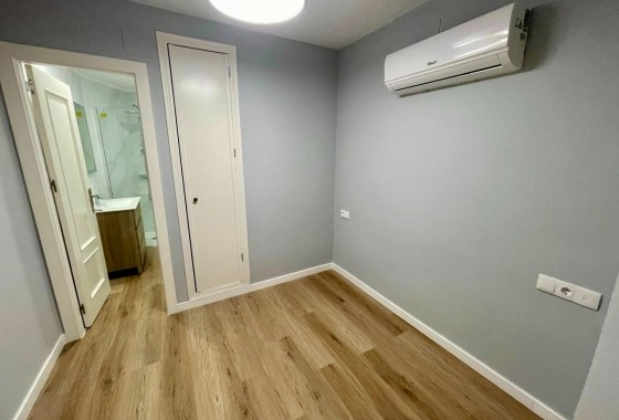 Resale - Apartment - Torrevieja - La Mata