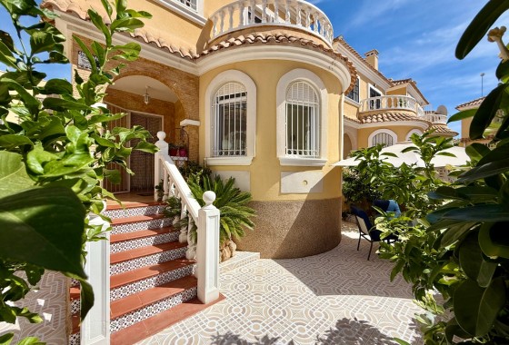 Revente - Villa - Orihuela Costa - Villamartín