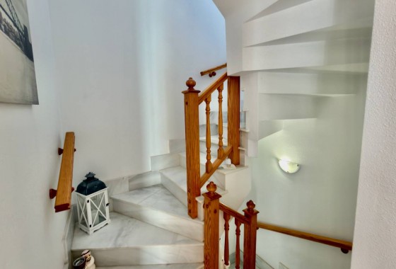 Resale - Apartment - Daya Nueva