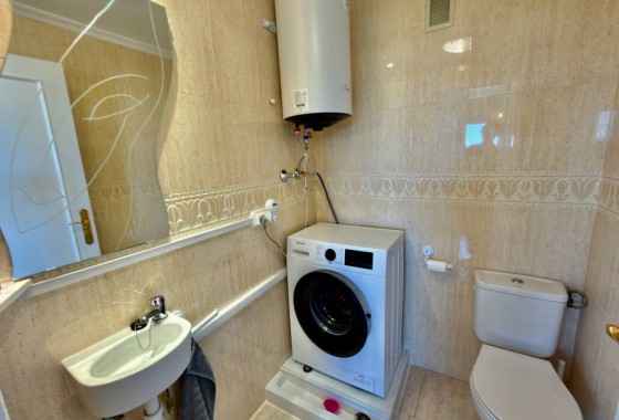 Resale - Apartment - Daya Nueva