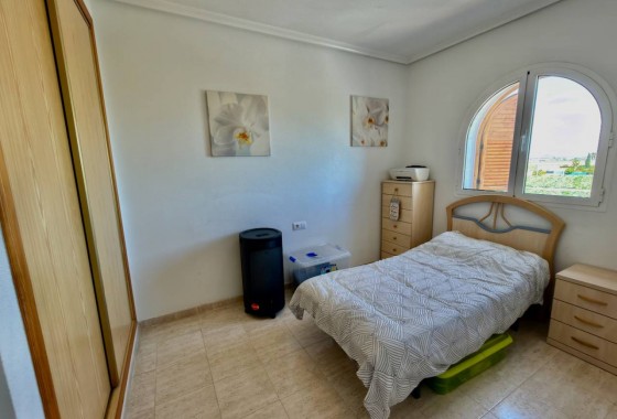 Resale - Apartment - Daya Nueva